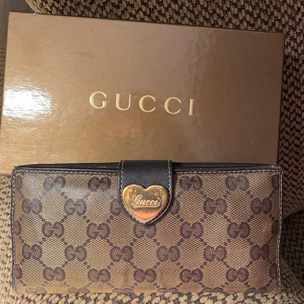 Gucci Long Vintage Heart Buckle Monogram Wallet